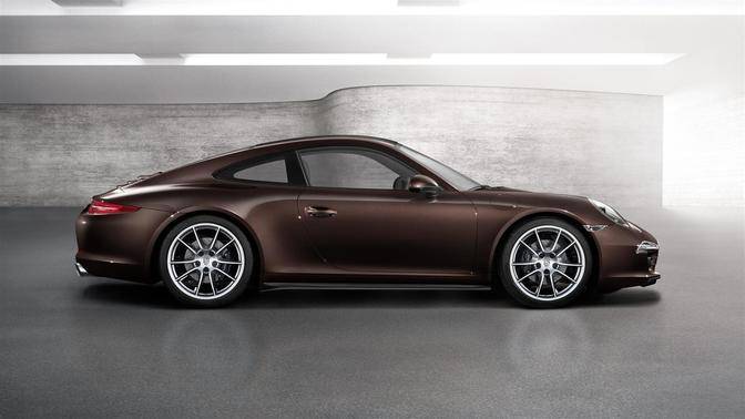 911 Carrera 4 Side view 911 Carrera 4 Side view