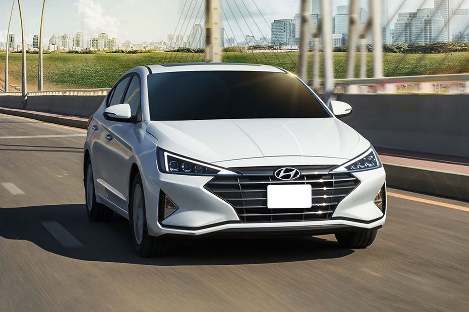 Elantra Front angle low view Elantra Front angle low view