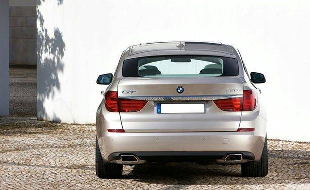 Full Rear View of BMW 5 Series Gran Turismo Full Rear View of BMW 5 Series Gran Turismo