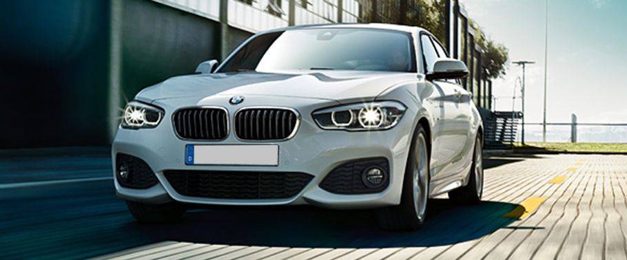 1 Series 5-Door Front angle low view 1 Series 5-Door Front angle low view