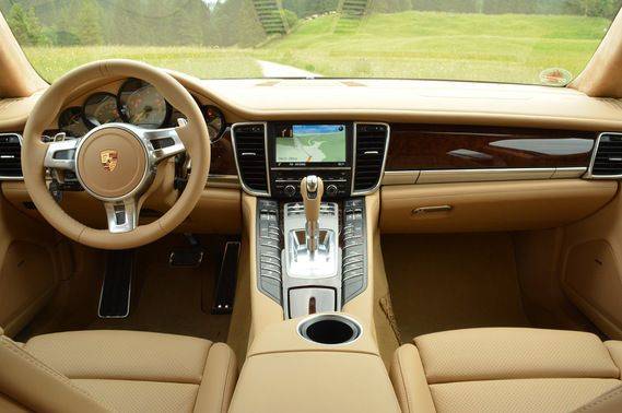 Dashboard View of Panamera S Dashboard View of Panamera S