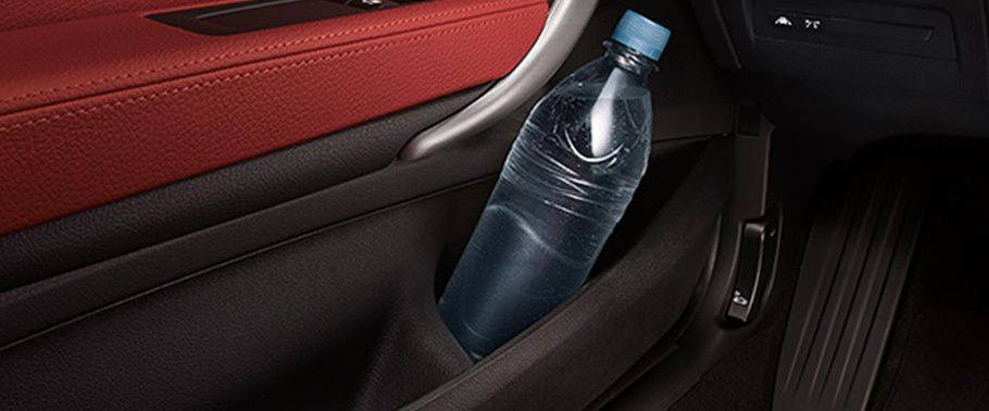 Side Bottle Holder of 2 Series Coupe Side Bottle Holder of 2 Series Coupe