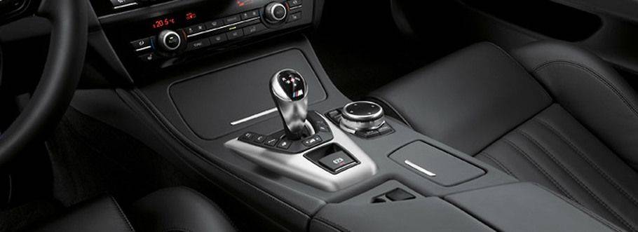 BMW M5 Sedan Gear Shifter BMW M5 Sedan Gear Shifter