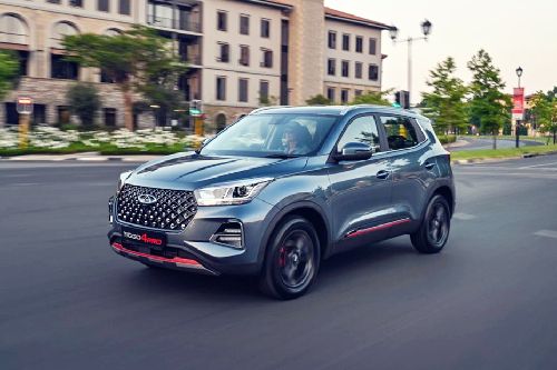 Tiggo 4 Pro Front angle low view Tiggo 4 Pro Front angle low view